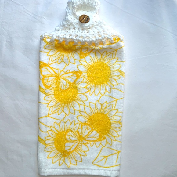 Hand Crafted Crocheted Top Butterflies Hanging Kitchen or Bathroom Hand Towels - Picture 4 of 7